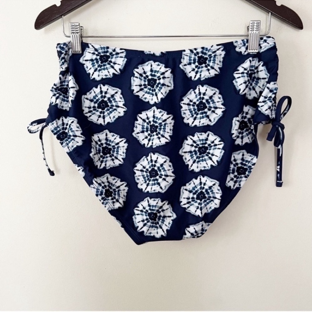 BCBG Paris Blue Tie Dye Floral Adjustable Cinched Side Swim Bottom Sz XXL NEW - Picture 7 of 9